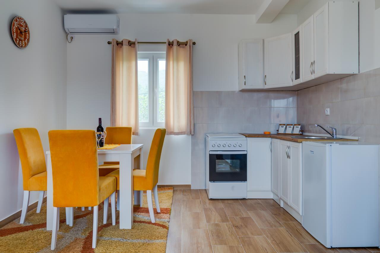 Petkovic Accommodation Tivat Exterior foto